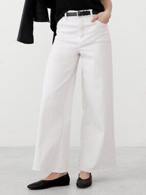 Banana Republic wide leg white denim jeans size 0 petite